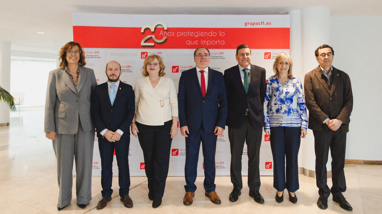 Grupo CFI celebra su vigésimo aniversario en un evento con autoridades.