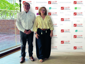 Julio César Miguel y Verónica Serna en evento de ciberseguridad