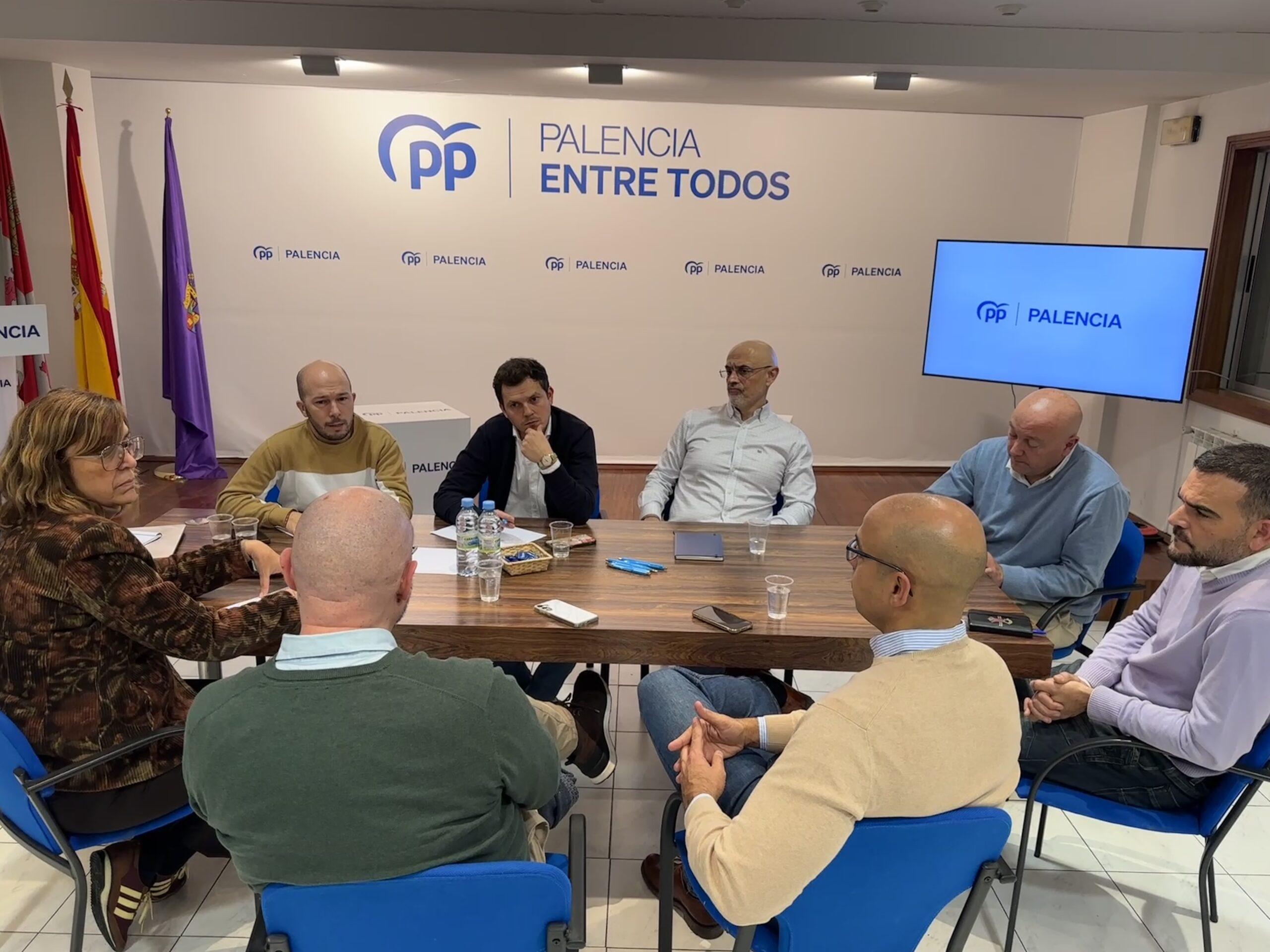 Reunión con los usuarios de la alta velocidad. / PP