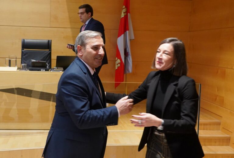 Reunión de la Junta sobre la nueva licencia de televisión autonómica.