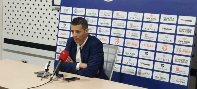 Saulo Hernández, durante la rueda de prensa posterior al partido. / Sandra Macho