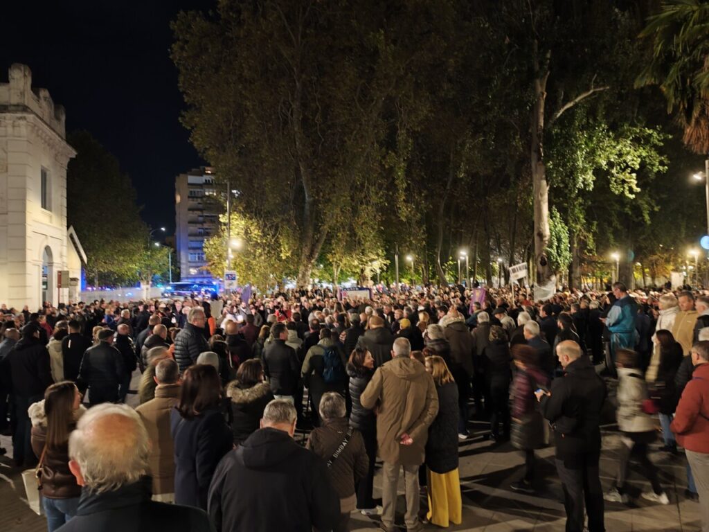 Concentración masiva en Palencia por el soterramiento de las vías