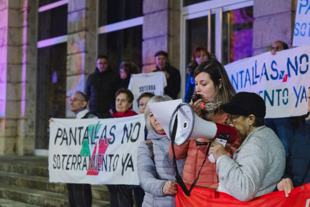 Manifestación en Palencia contra pantallas acústicas y soterramiento