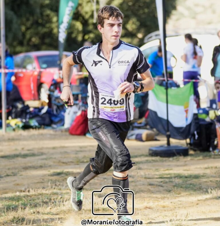 Mateo Puertas corriendo en el Campeonato de España de Orientación