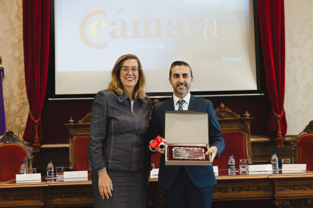 Entrega de medallas en la Cámara de Comercio de Palencia.