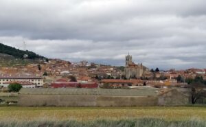 Vista panorámica del Barrio de las Bodegas en Dueñas, Palencia.