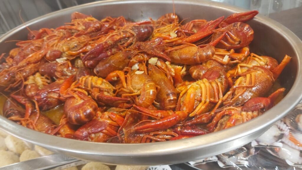 Plato de mariscos cocidos en el Mesón Gallego de Palencia