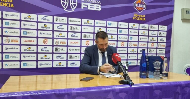 Natxo Lezcano en rueda de prensa tras el partido contra Estudiantes