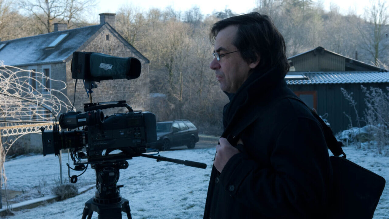 Olivier Smolders con una cámara en un entorno nevado