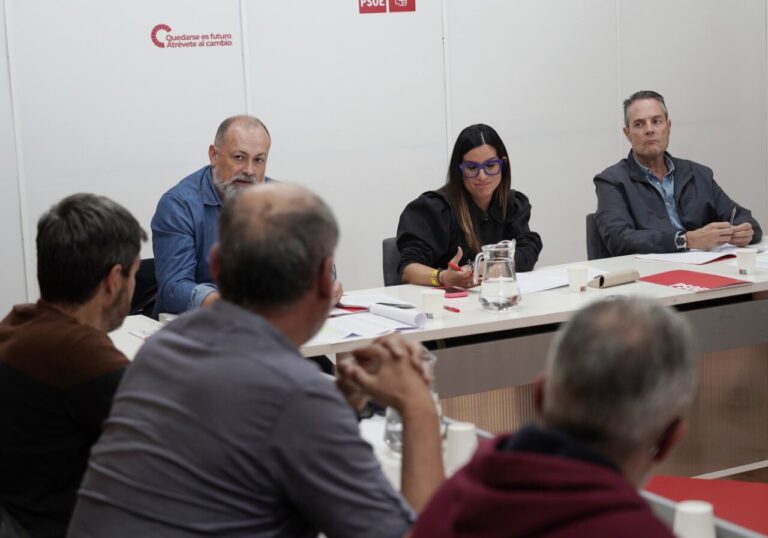 Reunión del PSCyL sobre la negociación de presupuestos en Palencia
