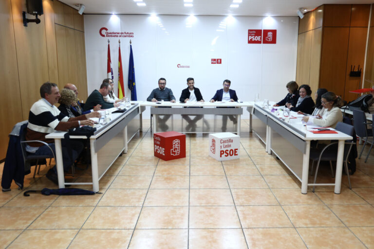 Reunión del PSCyL sobre educación pública y privada-concertada