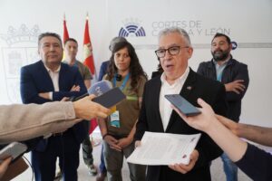 Rueda de prensa sobre la enmienda a los presupuestos en Castilla y León