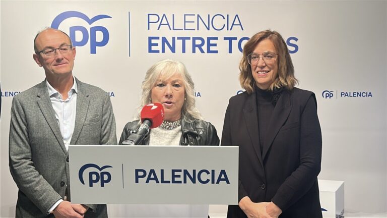 Rueda de prensa del PP en Palencia con senadores y presidenta