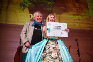 Entrega de premio a la creatividad cultural en Córdoba