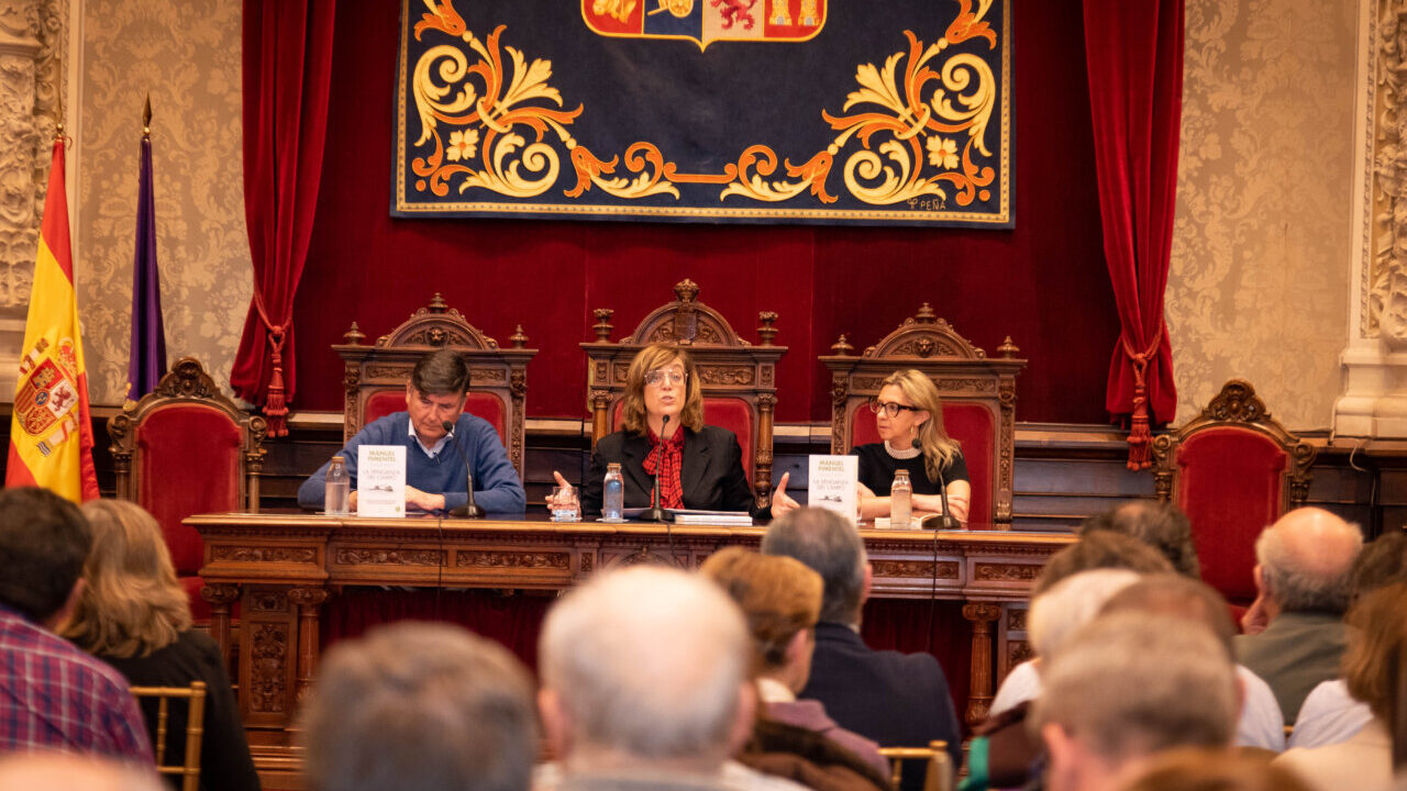Presentación del libro Pimentel en el ciclo De Varia Literaria