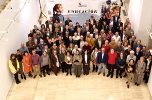 Grupo de profesores honoríficos en Castilla y León durante un evento educativo