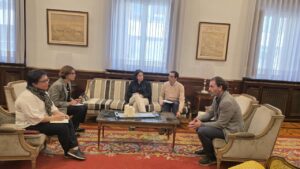 Reunión del Comité de UNICEF en Palencia con varios participantes