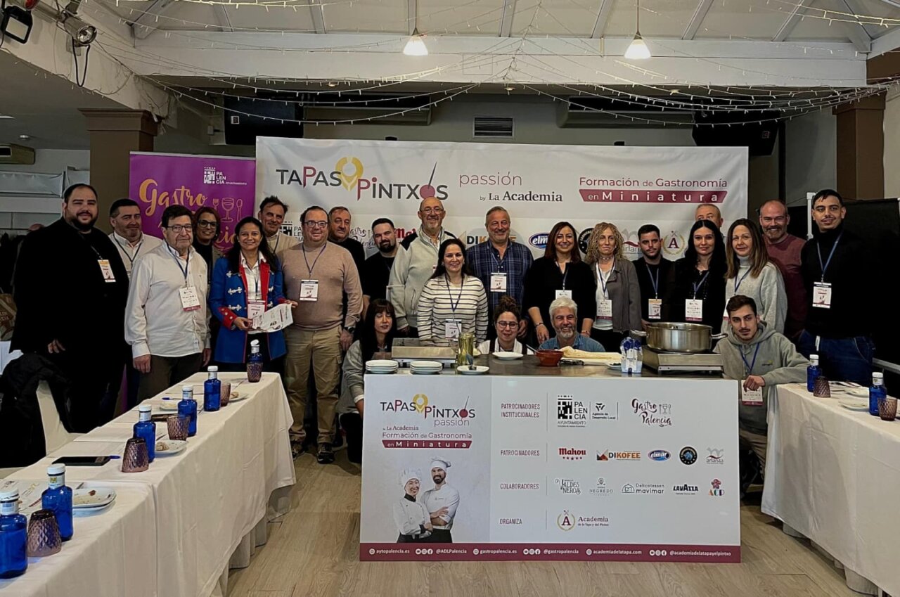 Grupo de profesionales en la jornada Tapas & Pintxos Passion en Palencia