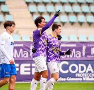 Jugadores del Palencia CF celebrando un gol en el partido contra Numancia B.
