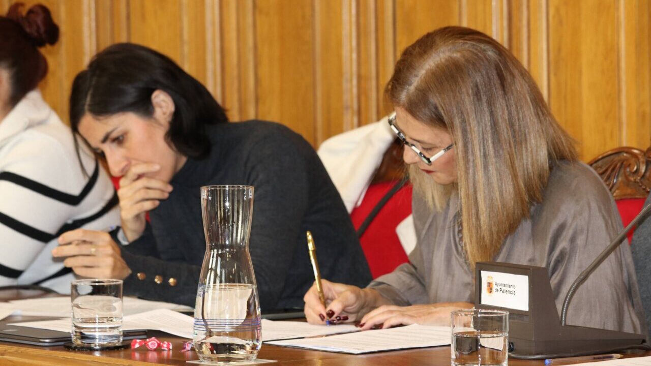 Reunión del Ayuntamiento de Palencia sobre el aparcamiento disuasorio del Cristo