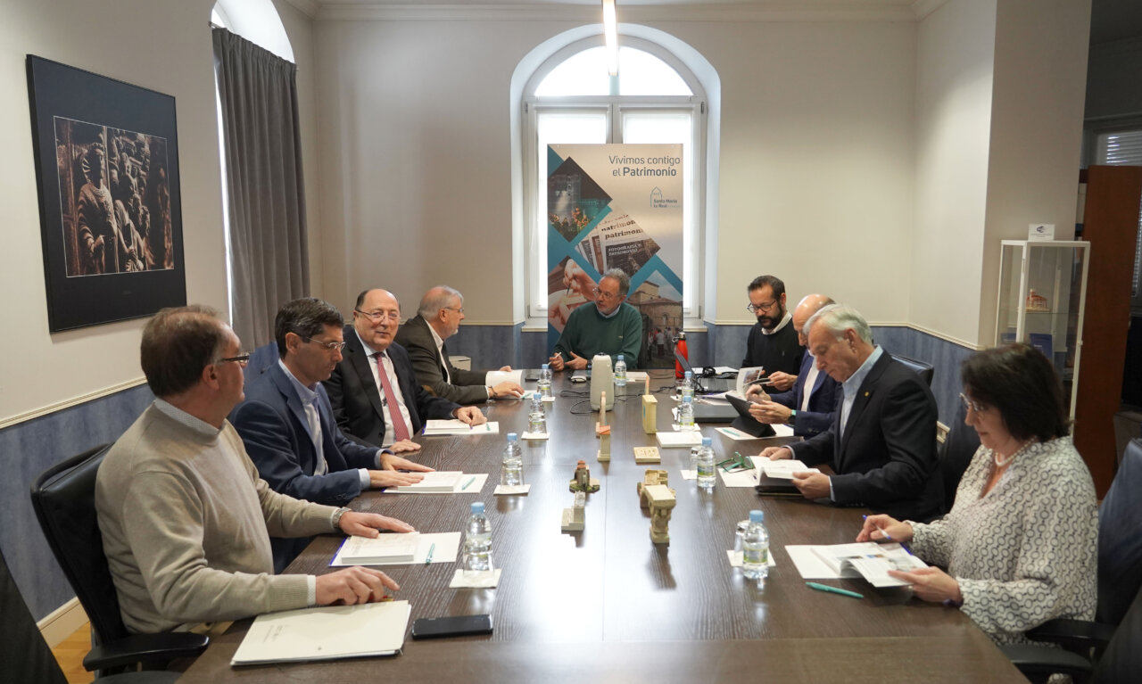 Reunión del patronato de la Fundación Santa María la Real para presentar el plan 2026