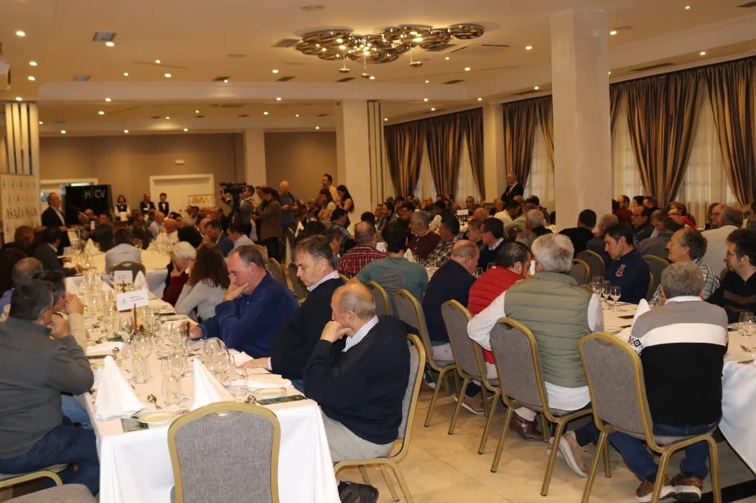 Asistentes en un evento de Asaja Palencia con Donaciano Dujo