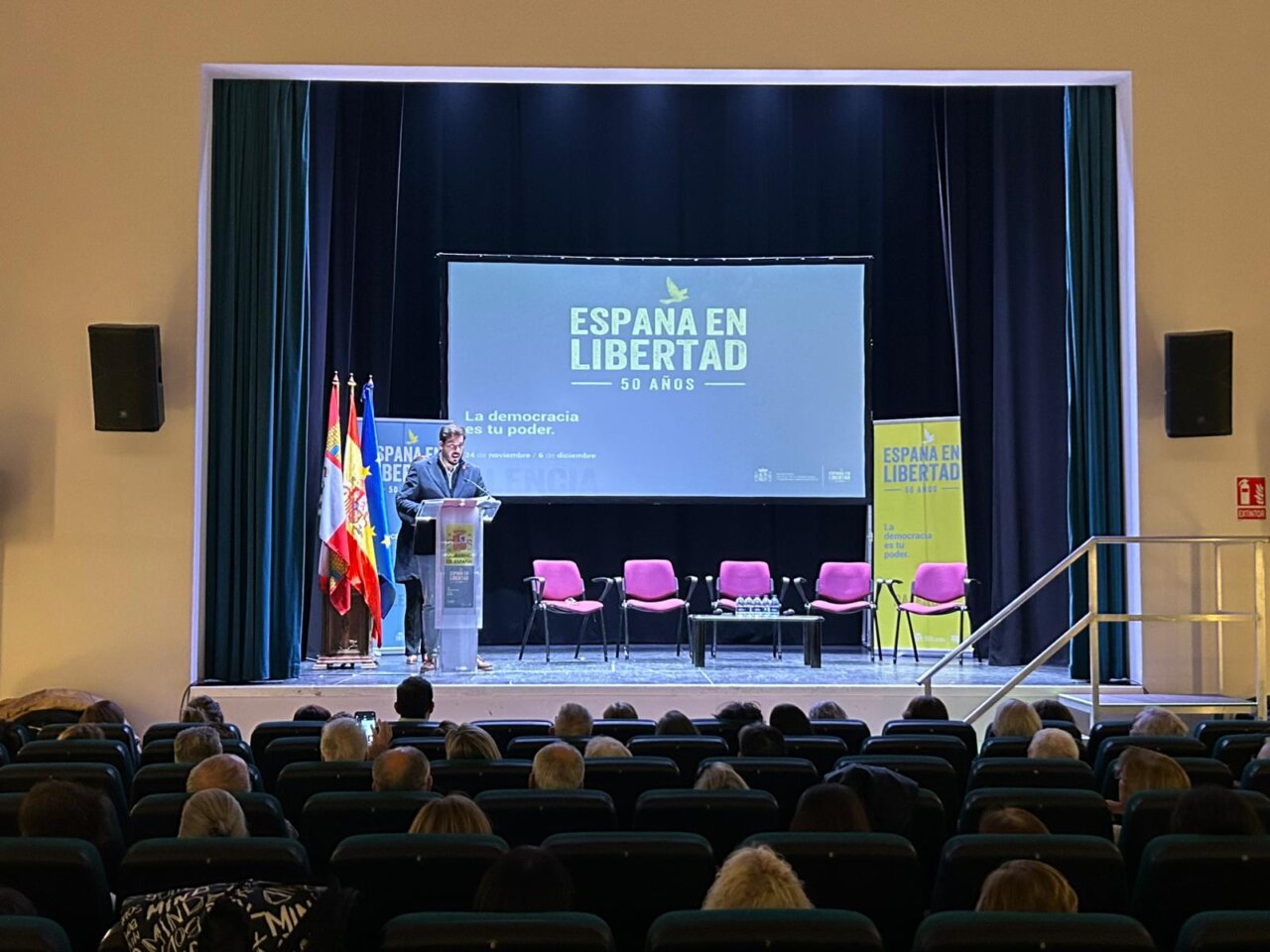 Acto en Dueñas homenajeando a mujeres destacadas en Palencia