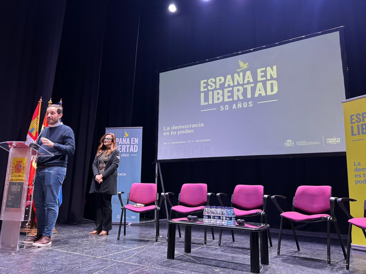 Homenaje a mujeres destacadas en un acto en Dueñas, Palencia.