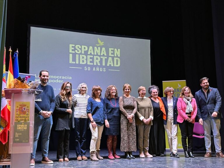 Homenaje a mujeres destacadas en el acto de Dueñas, Palencia.