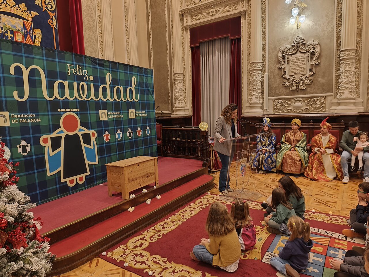 Acto navideño con niños y representantes en la Diputación de Palencia