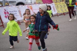 Niños corriendo en la San Silvestre mini en Palencia