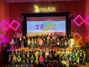 Grupo de personas en la gala de clausura del Aguilar Film Festival 2025