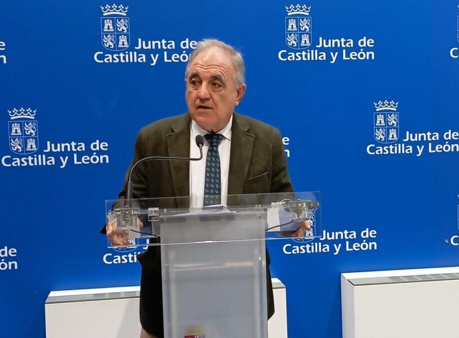Delegado de la Junta de Castilla y León presentando ayudas al alquiler en Palencia