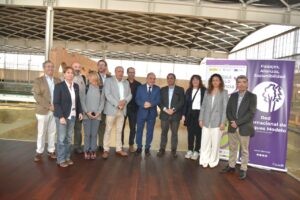 Grupo de personas en la presentación del Proyecto Bosque Modelo en Palencia
