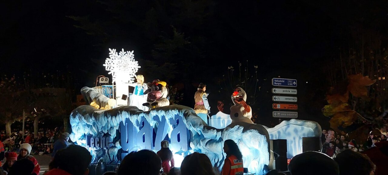 Desfile de Navidad con Papá Noel y personajes de cuentos en Palencia