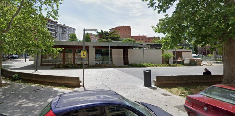 Vista exterior de la Cafetería del Salón en Palencia.