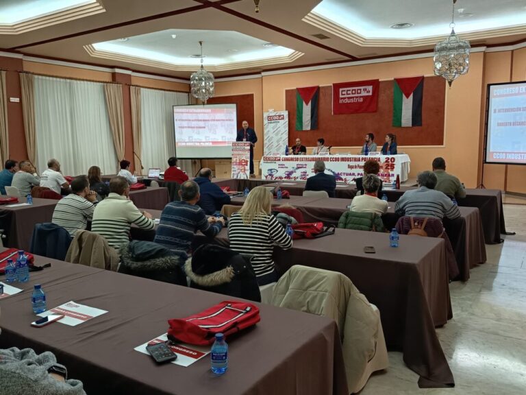 Asistentes en el congreso de CCOO Industria en Palencia