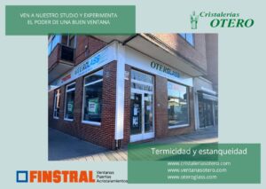 Exterior del estudio de Cristalerías Otero con letrero Oterglass