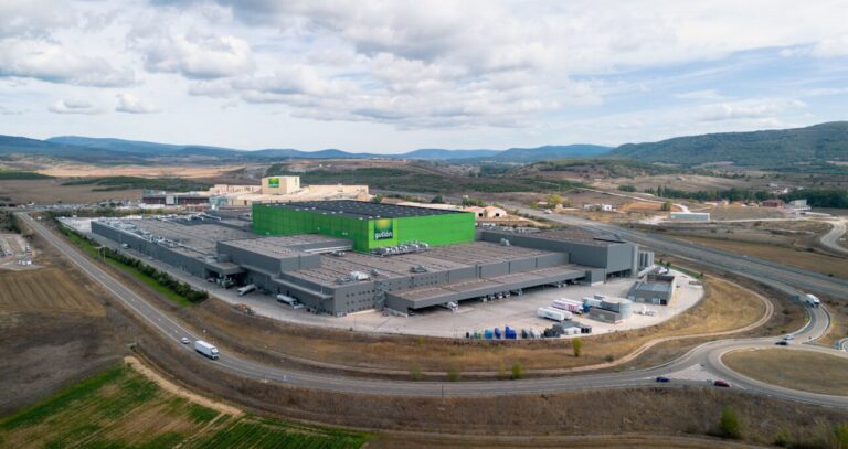 Vista aérea de la fábrica de Galletas Gullón en Palencia