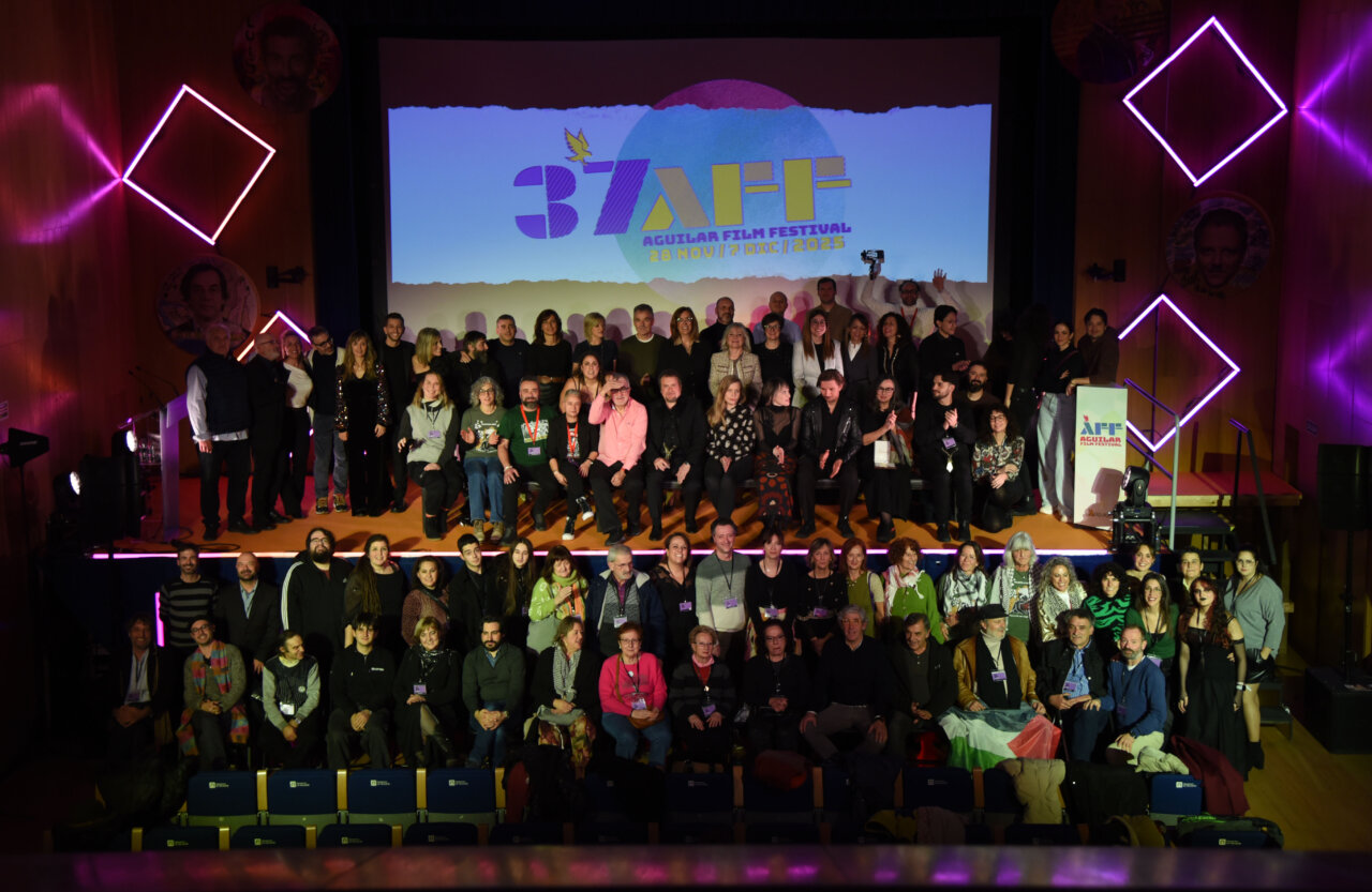 Grupo de personas en la clausura del Aguilar Film Festival 2023