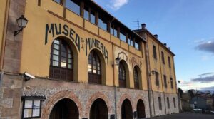 Fachada del hotel rural El Valle en Barruelo de Santullán
