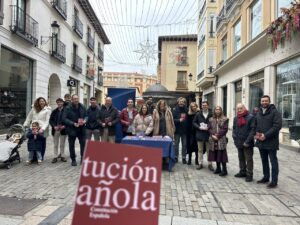 Miembros de NNGG celebrando el Día de la Constitución en Palencia