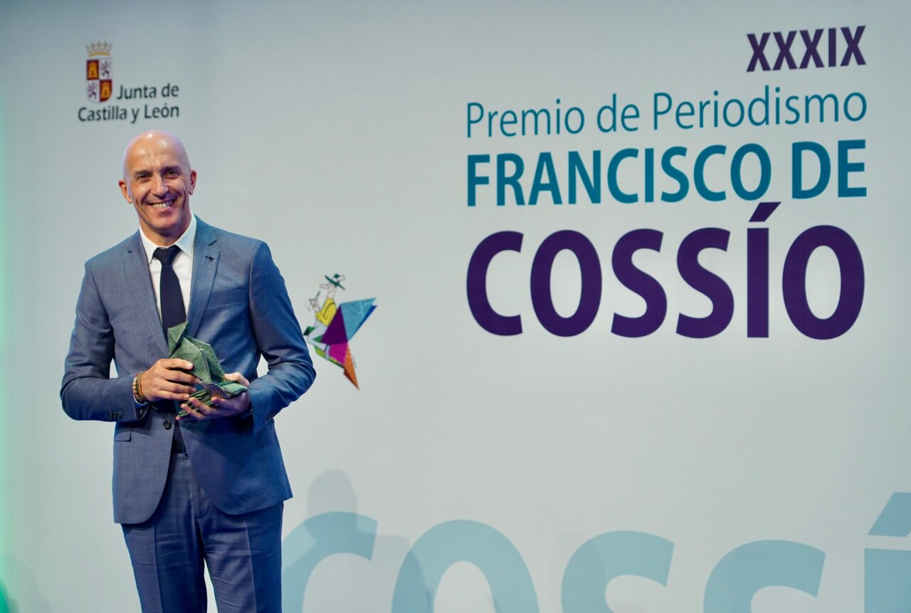 Entrega del Premio de Periodismo Francisco de Cossío en Valladolid