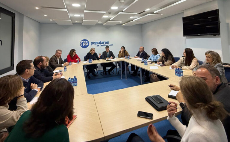 Reunión del Comité de campaña del PP en Palencia con coordinadores provinciales