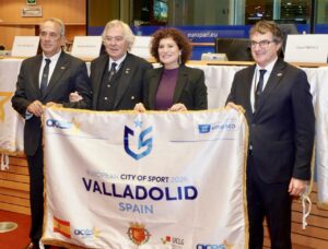 Representantes de Valladolid recibiendo el reconocimiento como Ciudad Europea del Deporte 2026