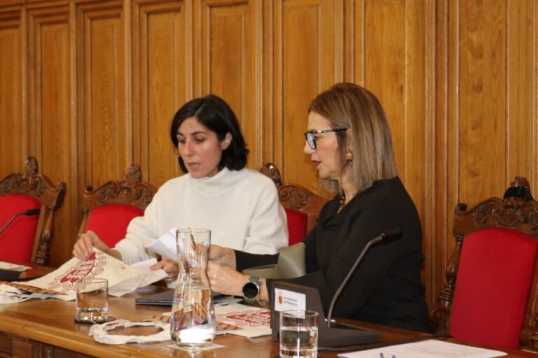 Reunión del grupo municipal Vamos Palencia discutiendo presupuestos