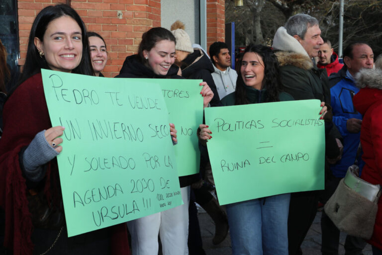 Tractorada infantil: manifestación de los agricultores en Palencia, el 29 de enero de 2026. FOTOS: BRÁGIMO (ICAL)