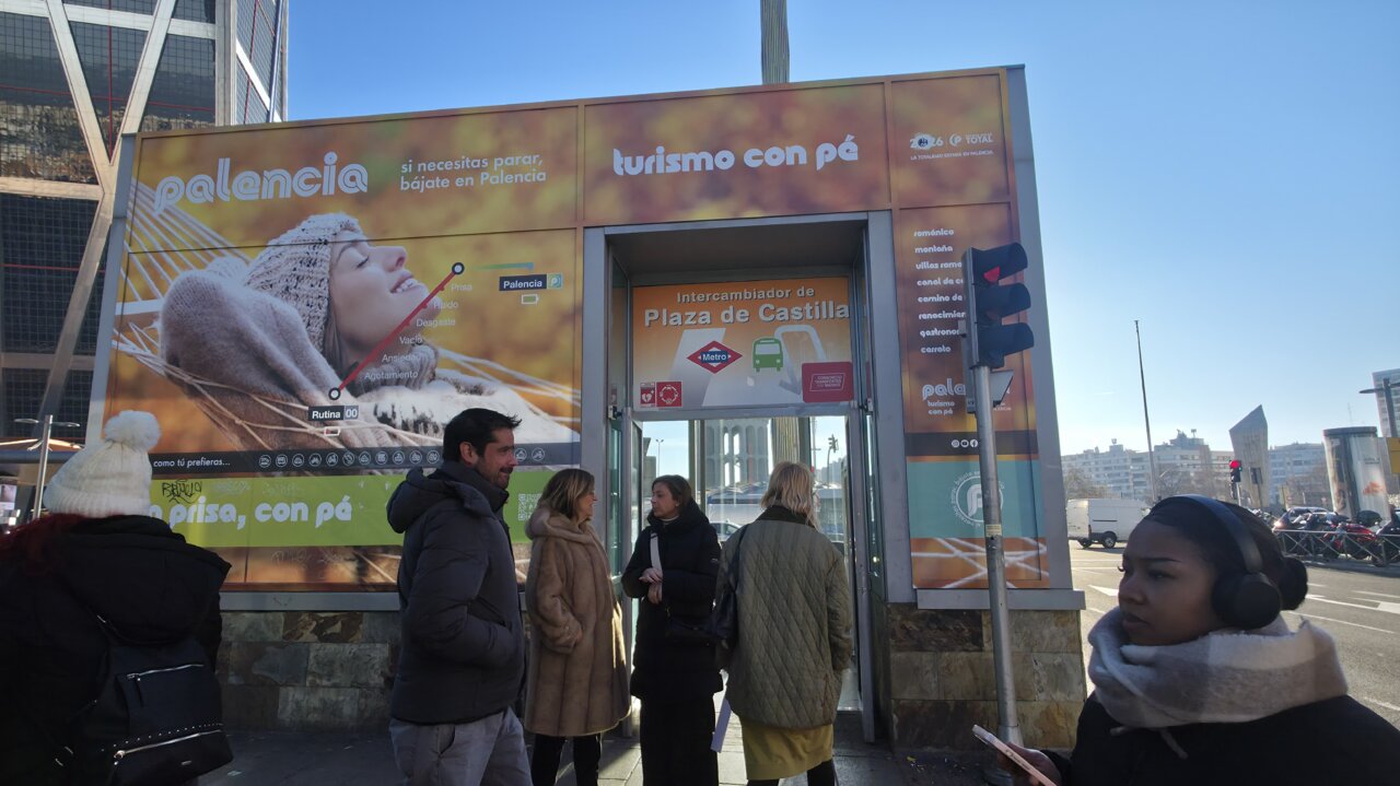 Cartel promocional de Palencia en el intercambiador de Plaza de Castilla