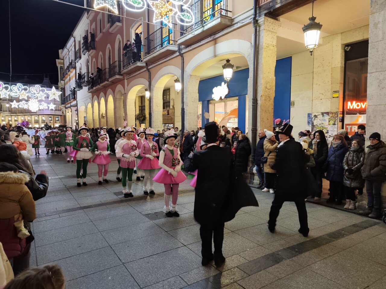 Desfile de la cabalgata de Reyes en Palencia con Moby Dick