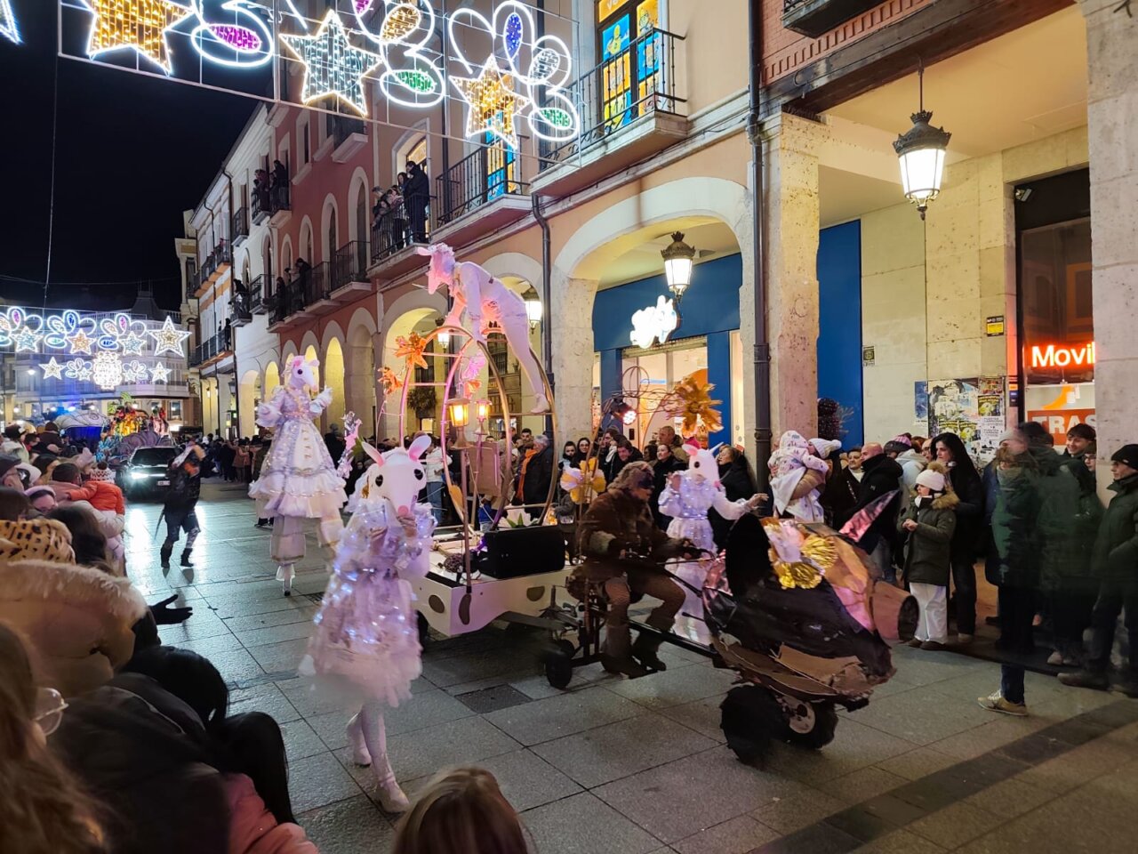 Espectáculo de la cabalgata de Reyes en Palencia con Moby Dick